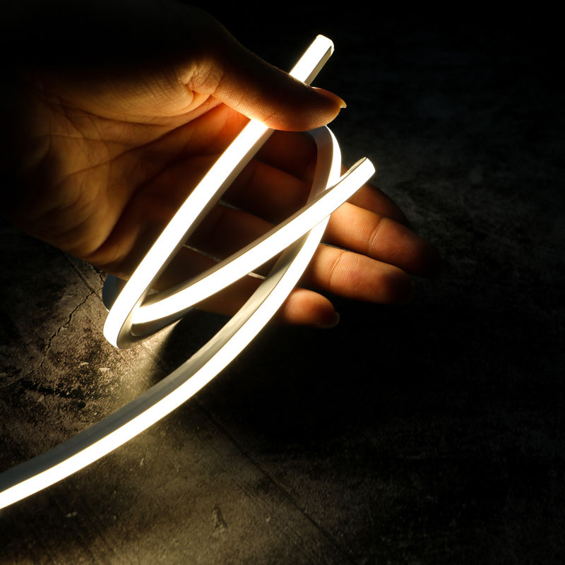 led-neon-06x06-vertikal-hand